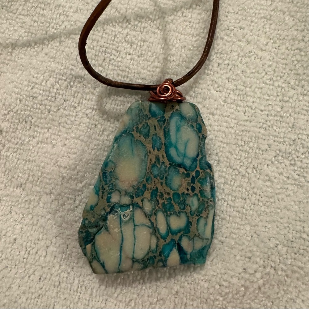 LIKE NEW Snakeskin Jasper Necklace - Picture 2 of 5